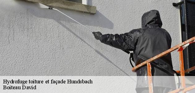 L'application des produits hydrofuges au niveau des toits des maisons à Hundsbach