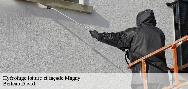L'application des produits hydrofuges au niveau des toits des maisons à Magny